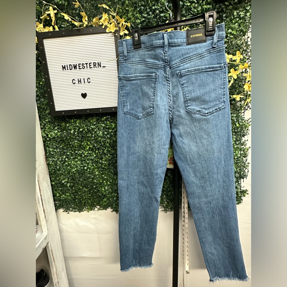 EUC Express | High-Rise Slim Leg - Picture 5 of 6